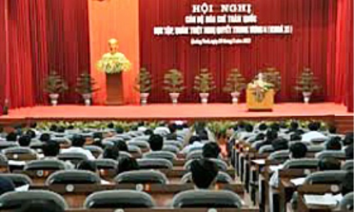 Công tác phát triển đảng viên và xây dựng chi bộ thôn, bản ở Đảng bộ tỉnh Lào Cai